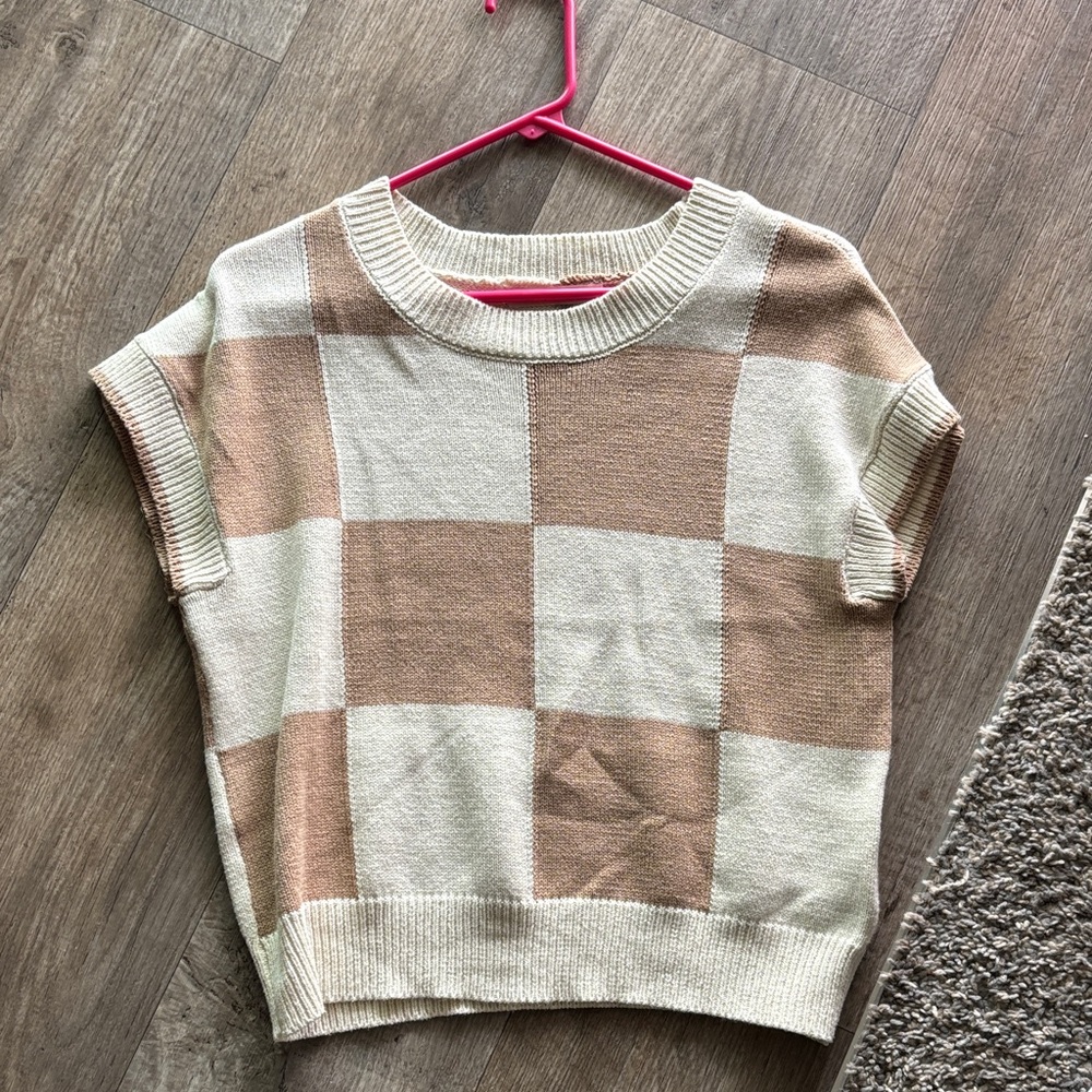 Moon & Madison Cream and Tan Knit Sweater